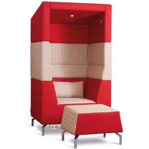 alban01-c_with_stool